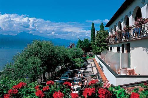 Hotel Fraderiana Torri Del Benaco Oda fotoğraf