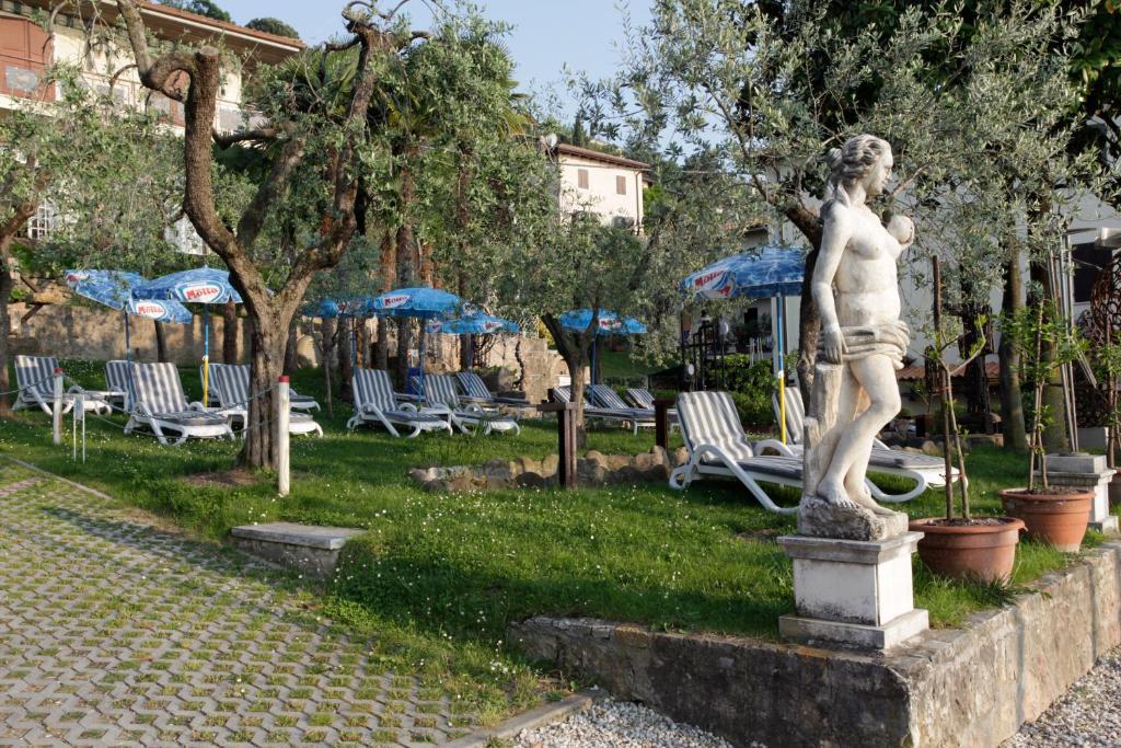 Hotel Fraderiana Torri Del Benaco Oda fotoğraf