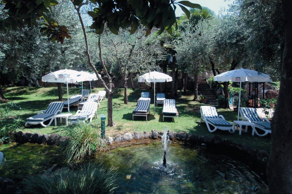 Hotel Fraderiana Torri Del Benaco Oda fotoğraf